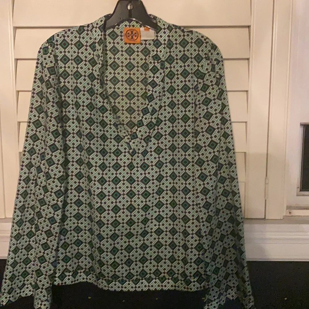 Tory Burch crop tunic logo print blouse side slit  size 6 GC - Picture 4 of 16